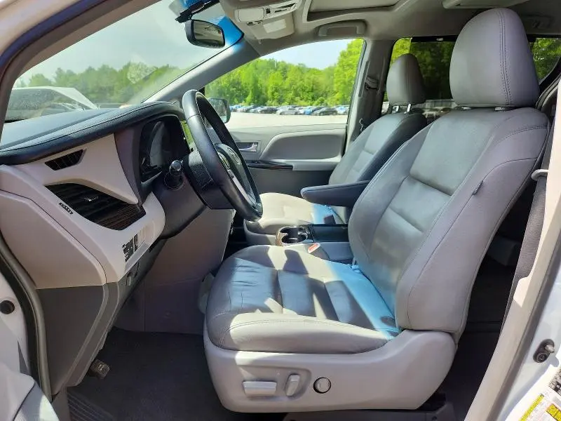 2017 TOYOTA SIENNA XLE PREMIUM 7-PASSENGER  