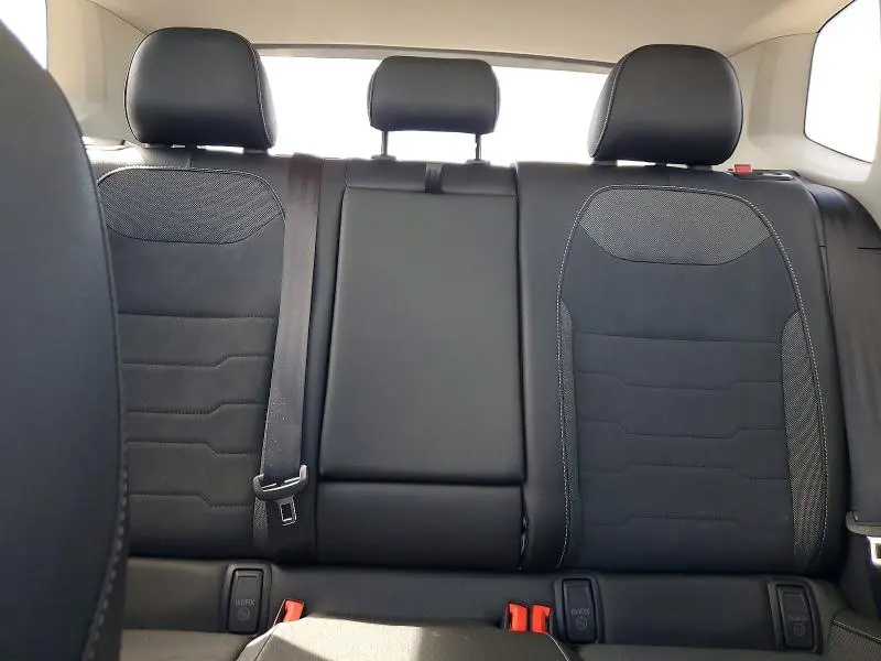 2025 VOLKSWAGEN TAOS SE BLACK  