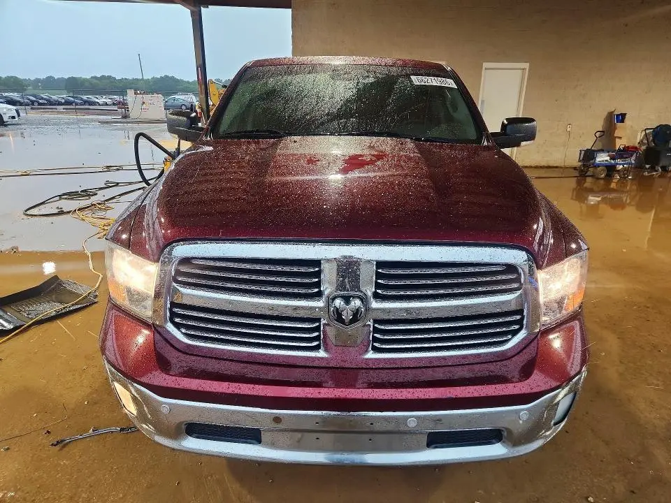 2016 RAM 1500 SLT  