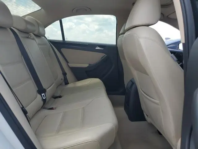 2016 VOLKSWAGEN JETTA SEL  