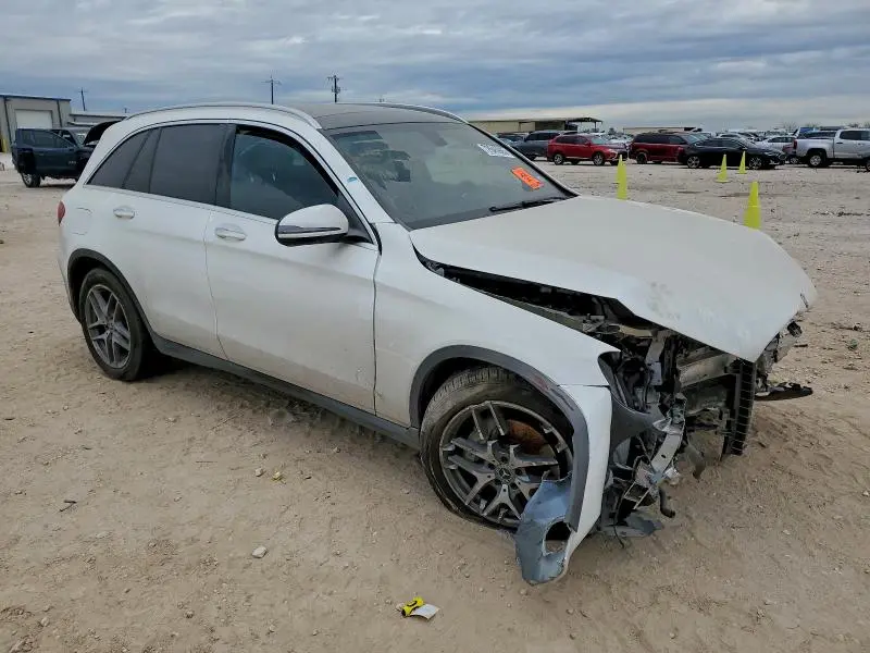 2019 MERCEDES-BENZ GLC 300  