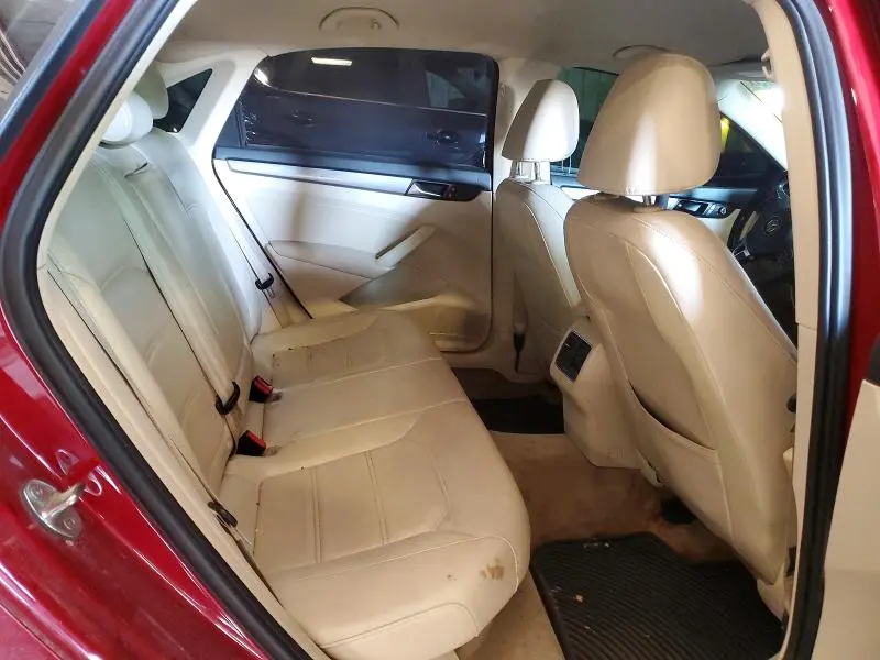 2015 VOLKSWAGEN PASSAT SE  