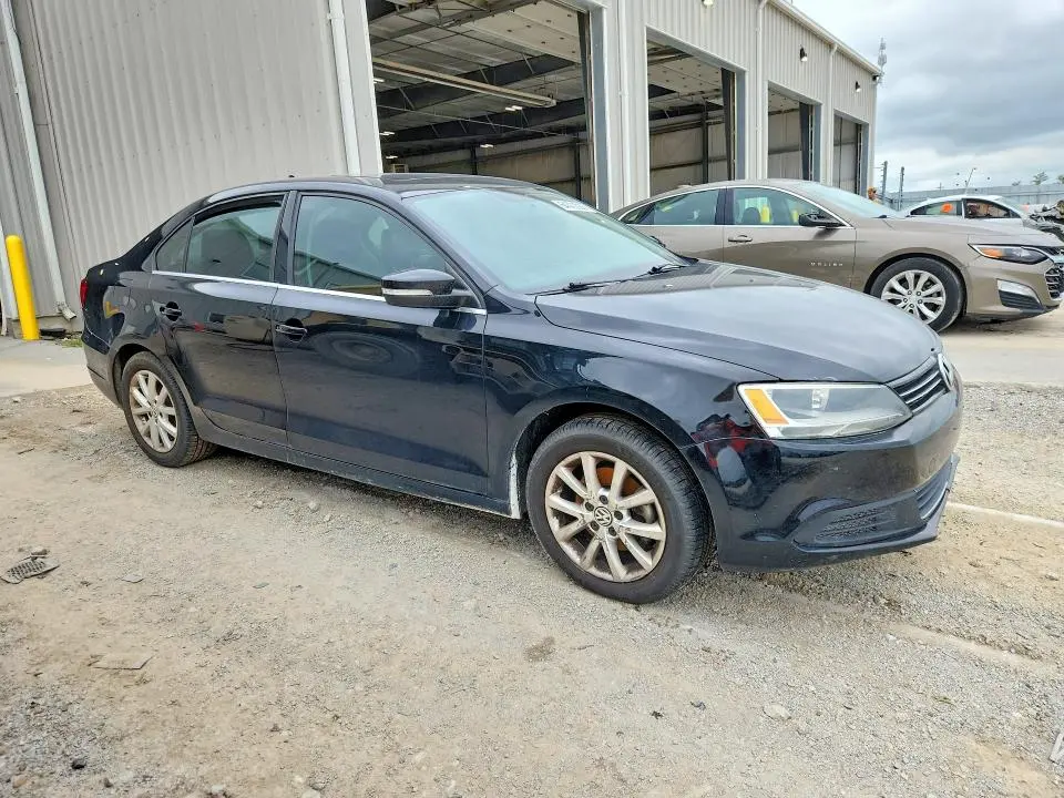 2014 VOLKSWAGEN JETTA SE  