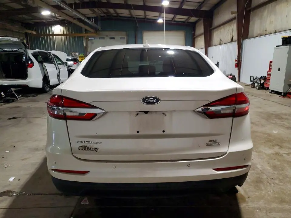 2019 FORD FUSION SE  
