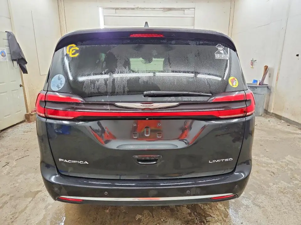 2022 CHRYSLER PACIFICA LIMITED  