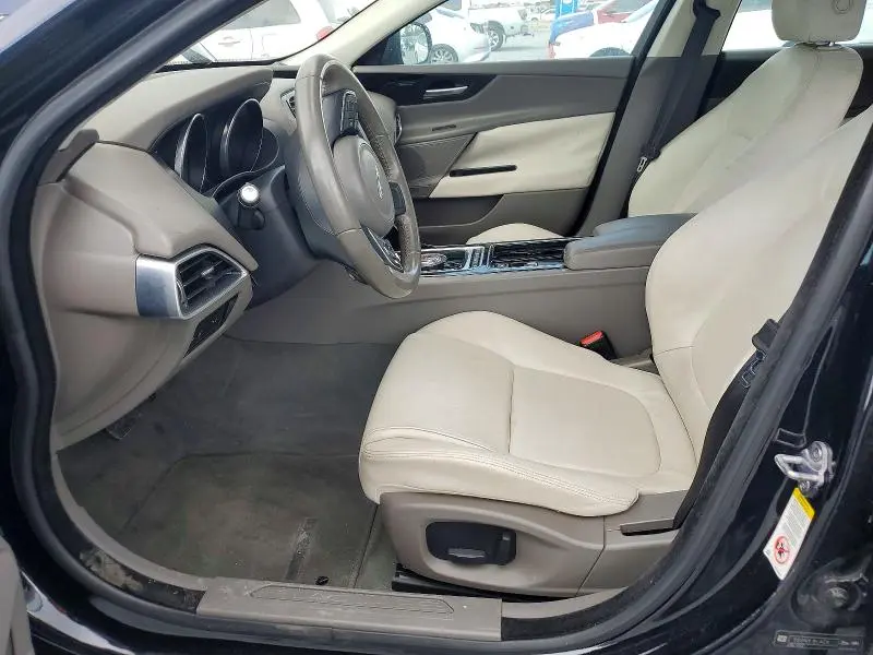 2018 JAGUAR XE PREMIUM  