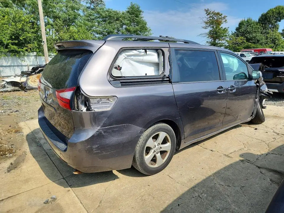 2015 TOYOTA SIENNA LE  