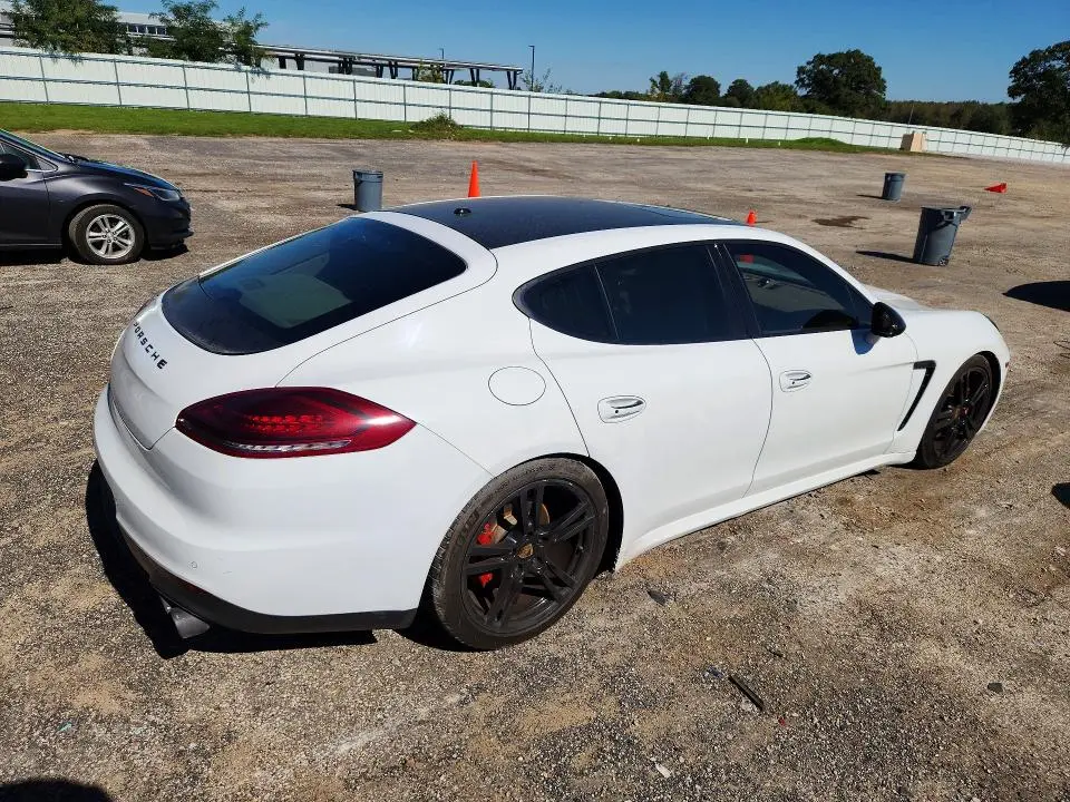 2015 PORSCHE PANAMERA 2  