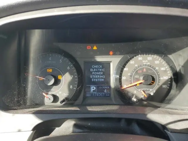 2015 TOYOTA SIENNA LE  