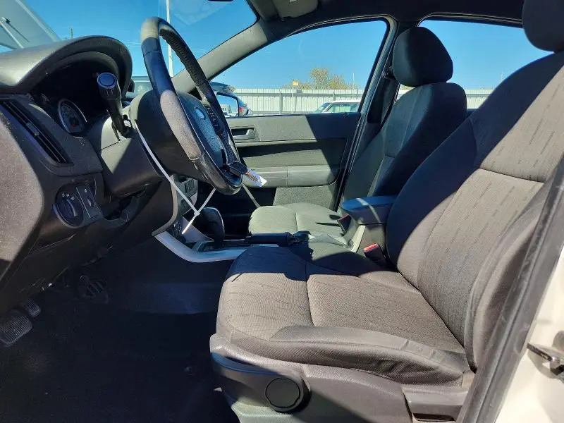 2010 FORD FOCUS SE  