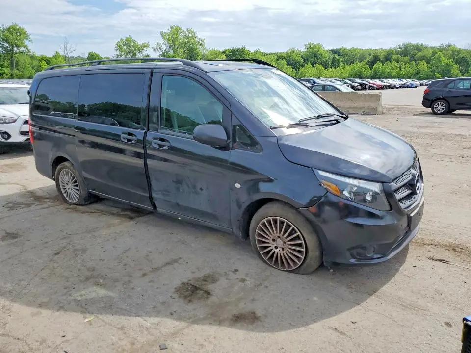 2017 MERCEDES-BENZ METRIS   