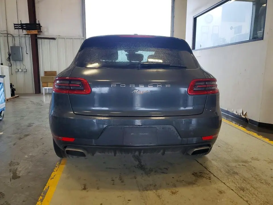 2018 PORSCHE MACAN   