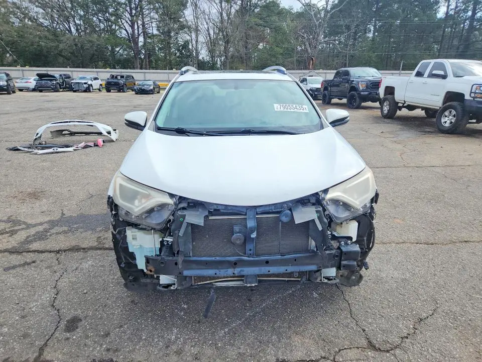 2016 TOYOTA RAV4 XLE  