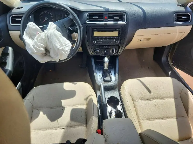 2011 VOLKSWAGEN JETTA SE  