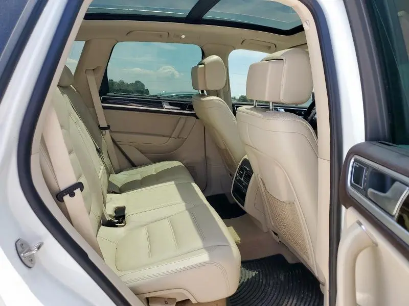 2017 VOLKSWAGEN TOUAREG EXECUTIVE  