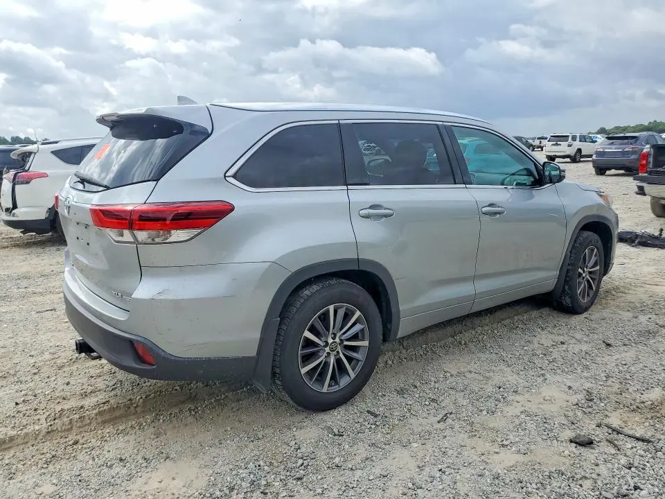 2018 TOYOTA HIGHLANDER XLE  