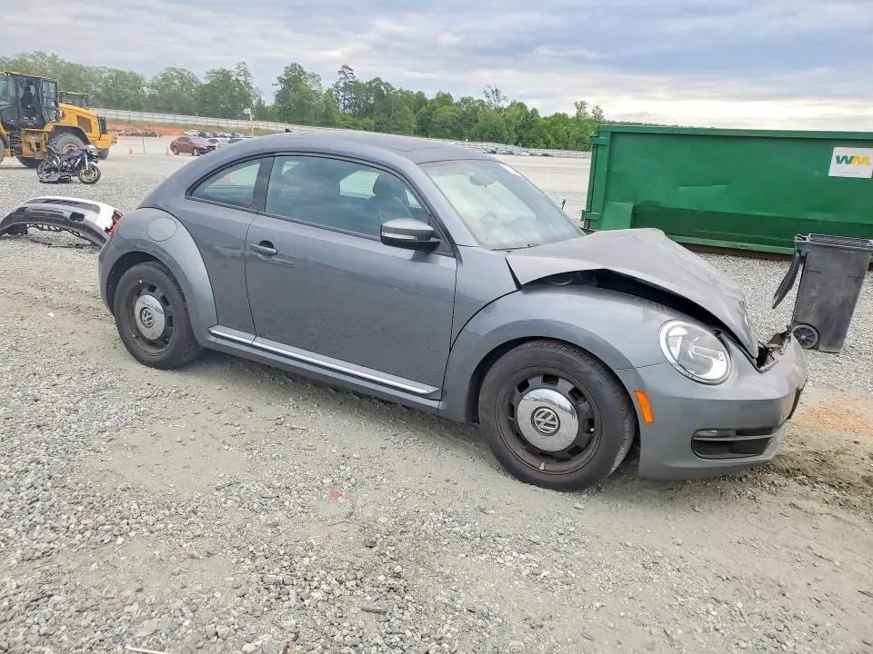 2013 VOLKSWAGEN BEETLE   