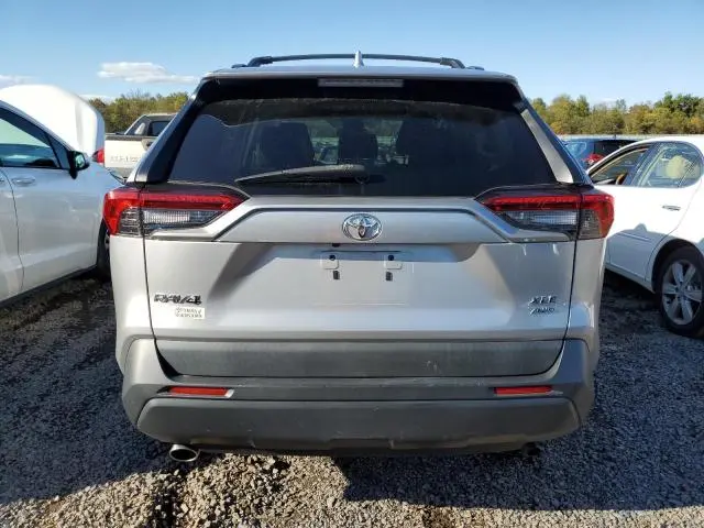 2019 TOYOTA RAV4 XLE