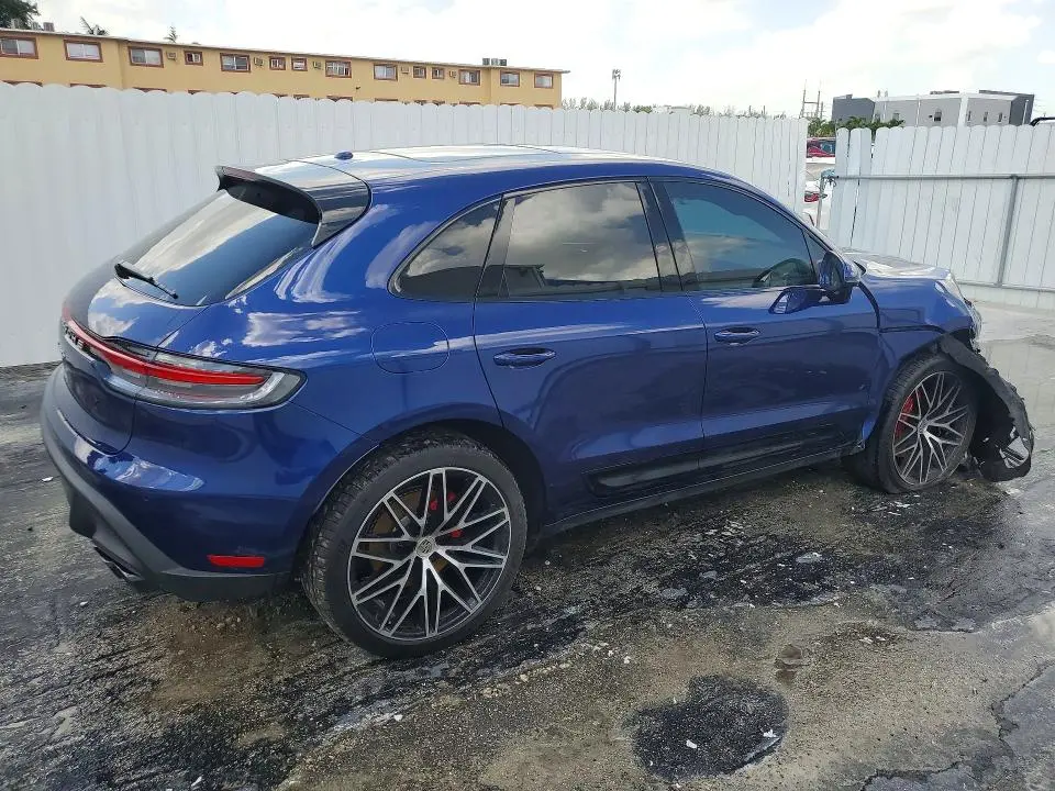 2024 PORSCHE MACAN S  