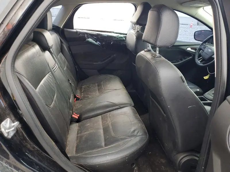 2016 FORD FOCUS SE  
