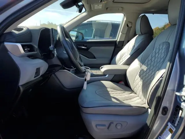 2020 TOYOTA HIGHLANDER XLE  