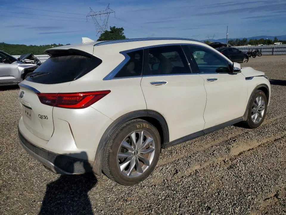 2019 INFINITI QX50 LUXE  