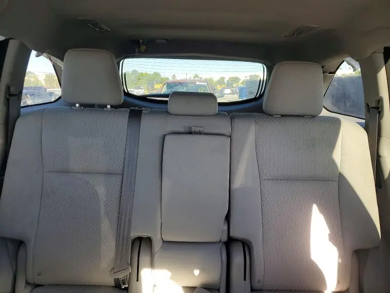 2016 TOYOTA HIGHLANDER LE  