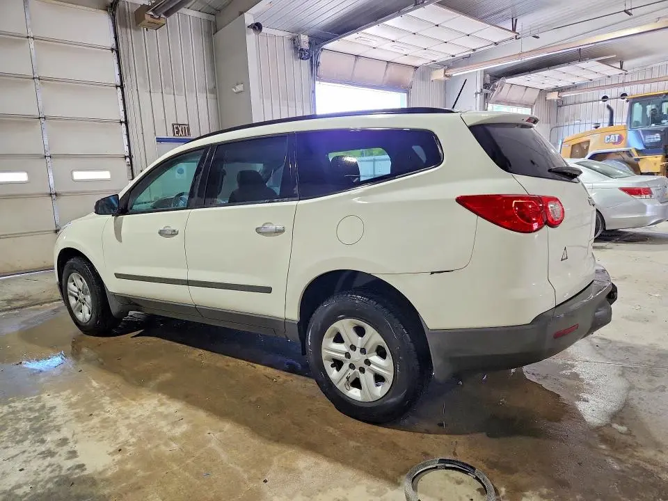 2011 CHEVROLET TRAVERSE LS  