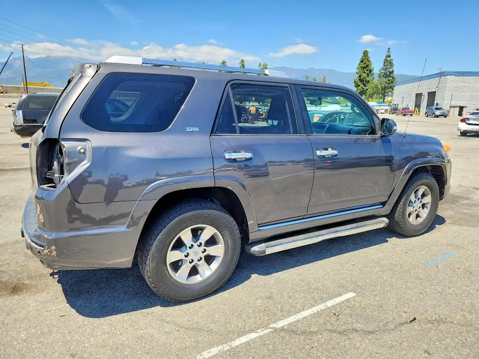 2010 TOYOTA 4RUNNER SR5  