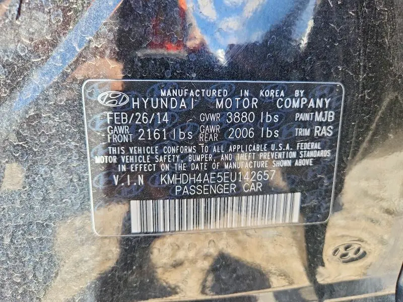 2014 HYUNDAI ELANTRA SE  