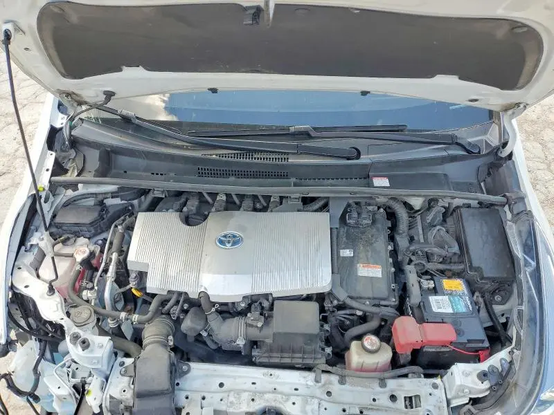 2021 TOYOTA PRIUS XLE AWD-E  
