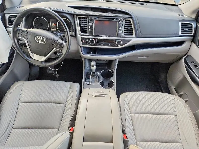 2018 TOYOTA HIGHLANDER LE PLUS  