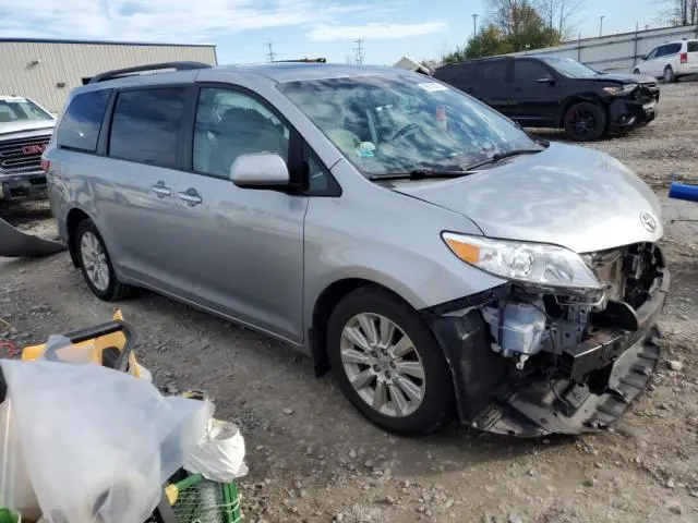 2015 TOYOTA SIENNA XLE