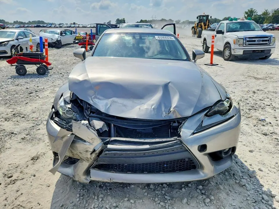 2016 LEXUS IS 200T  