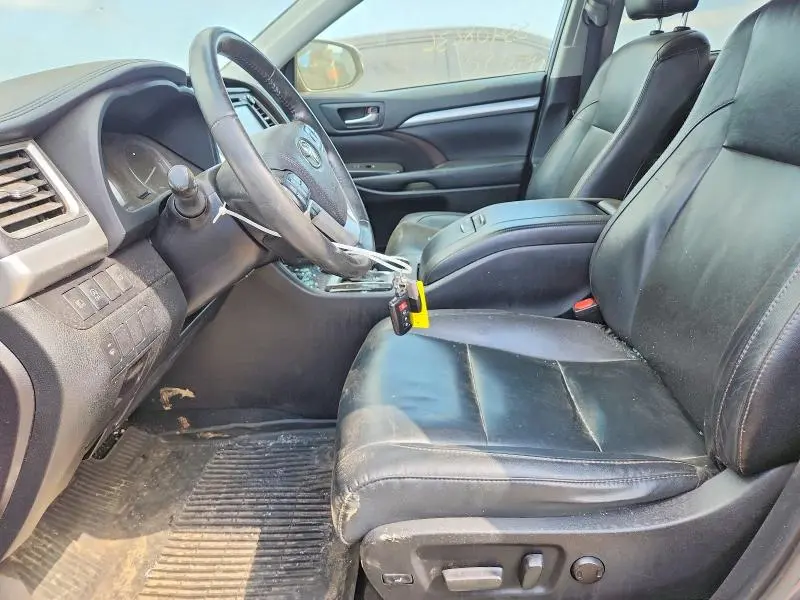 2019 TOYOTA HIGHLANDER XLE  