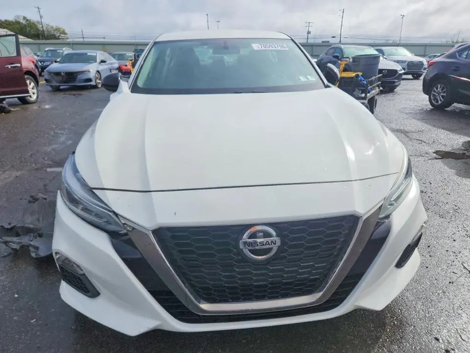 2019 NISSAN ALTIMA SR  