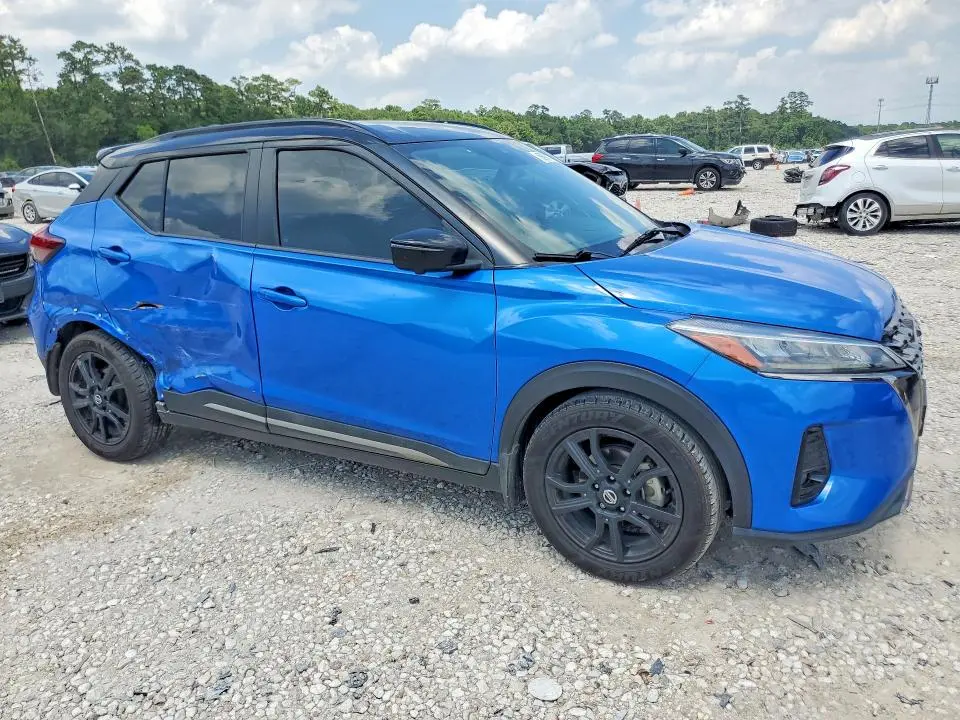 2021 NISSAN KICKS SR  