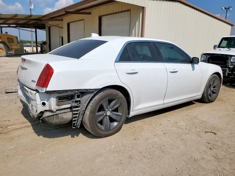 2016 CHRYSLER 300 LIMITED  