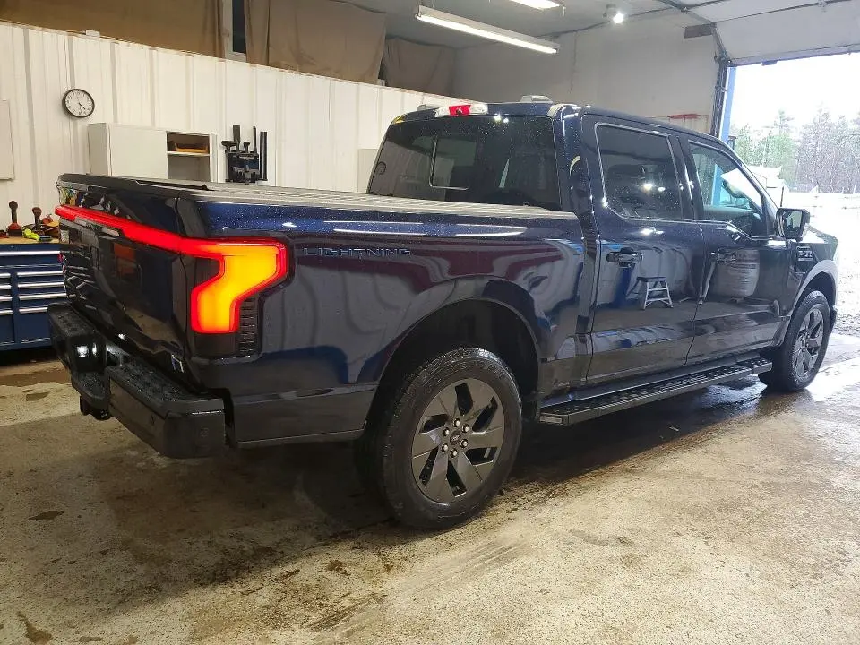 2023 FORD F150 LIGHTNING PRO  