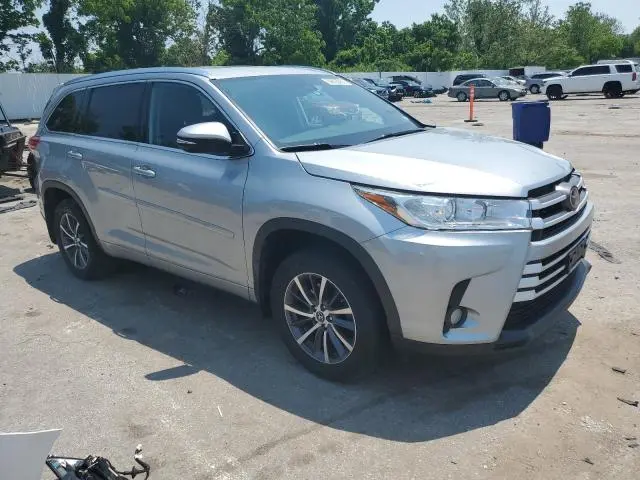 2018 TOYOTA HIGHLANDER SE  