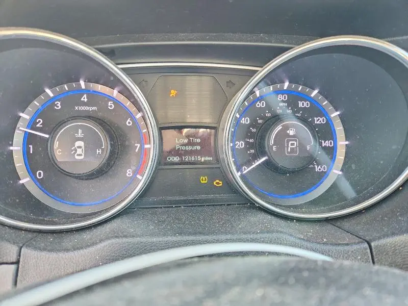 2011 HYUNDAI SONATA GLS  