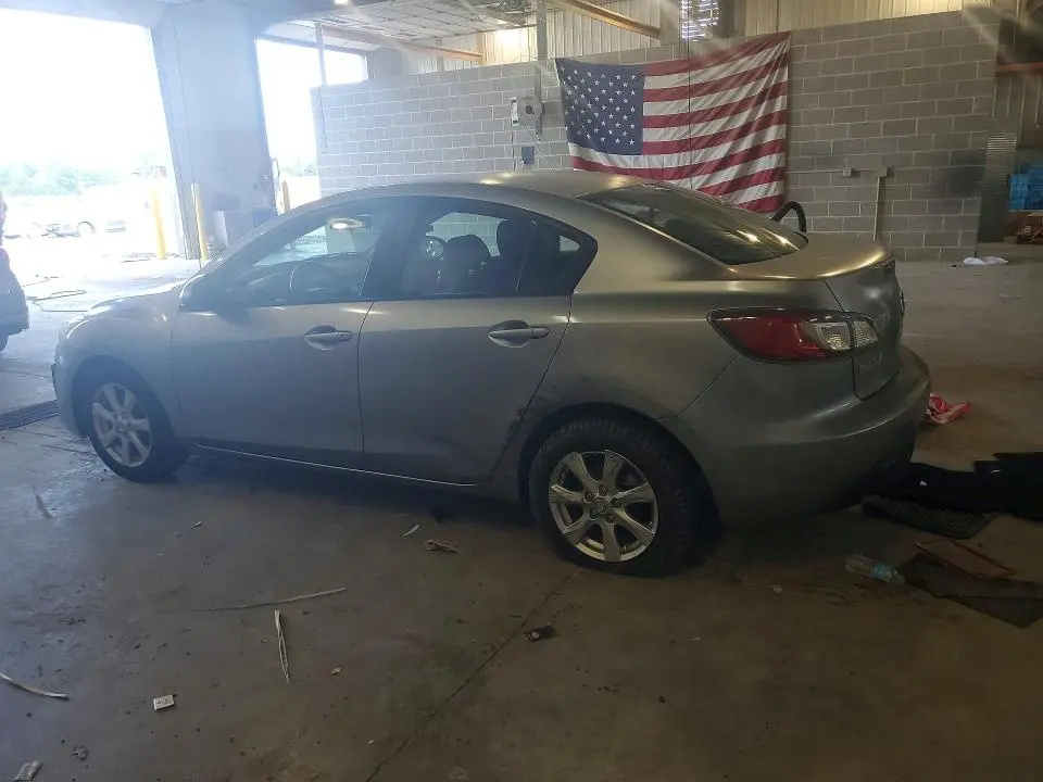 2010 MAZDA 3 I  