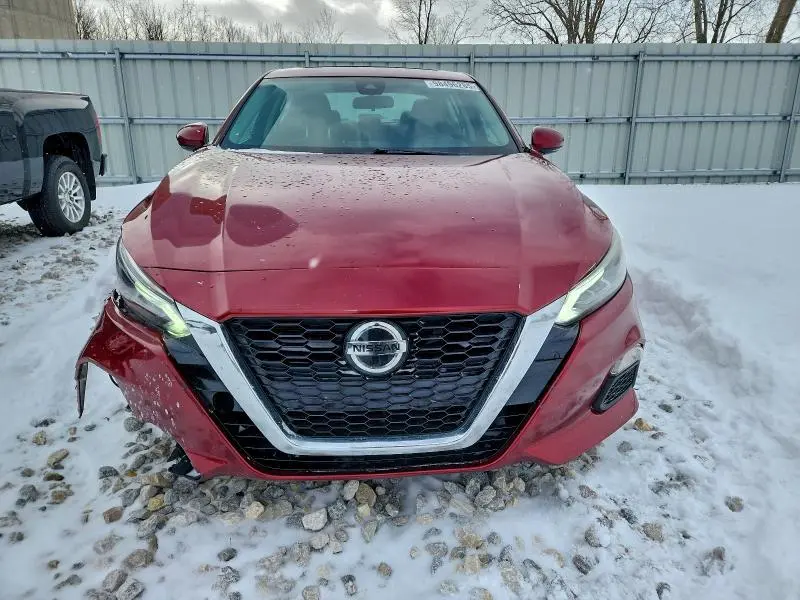 2022 NISSAN ALTIMA SV  