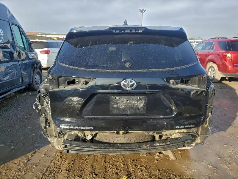 2021 TOYOTA HIGHLANDER XLE  