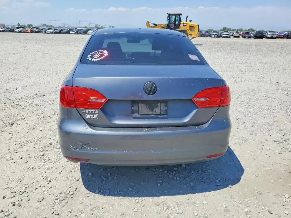2011 VOLKSWAGEN JETTA BASE  