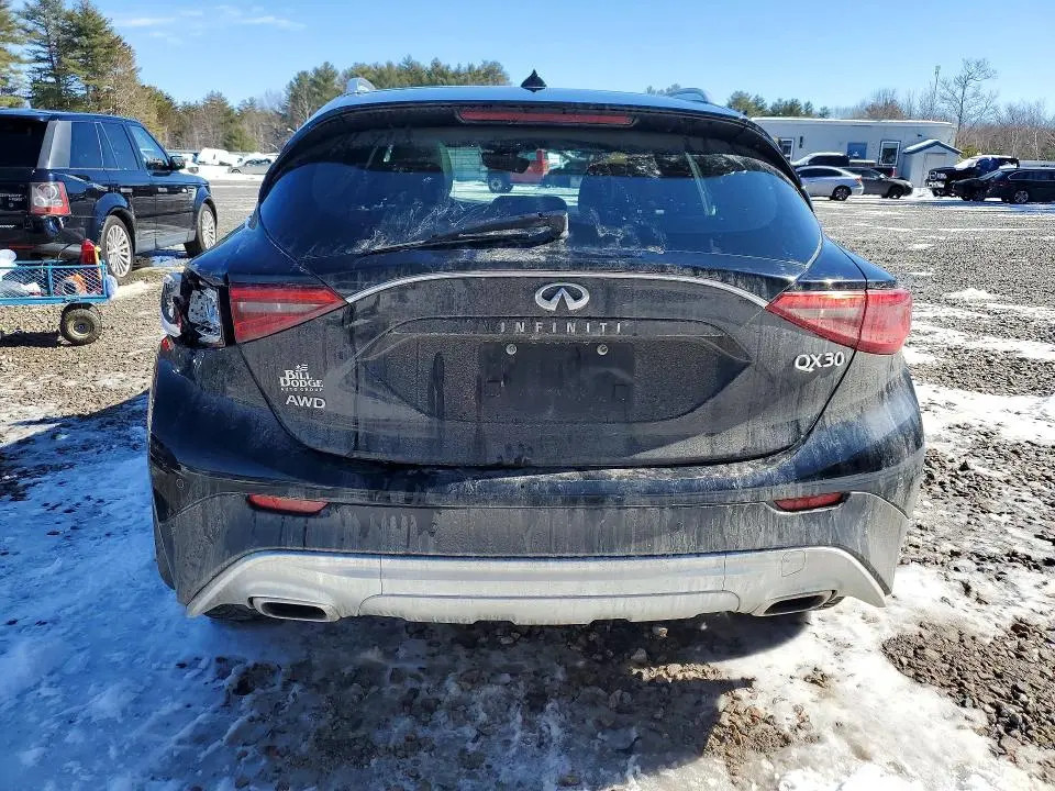 2017 INFINITI QX30 PREMIUM  