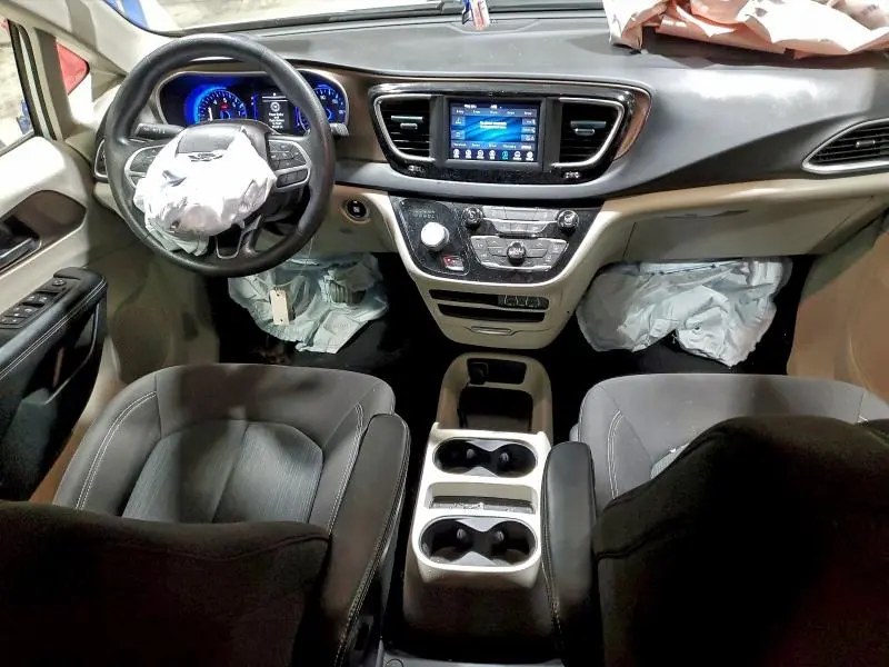 2021 CHRYSLER VOYAGER LX  