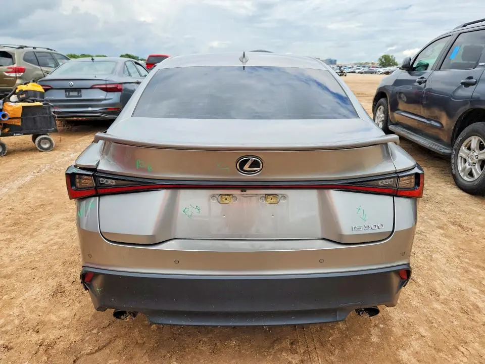 2022 LEXUS IS 300  