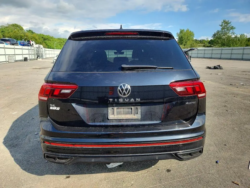 2022 VOLKSWAGEN TIGUAN SE R-LINE BLACK  