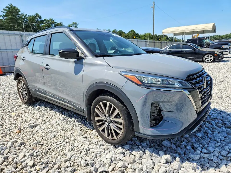 2021 NISSAN KICKS SR  